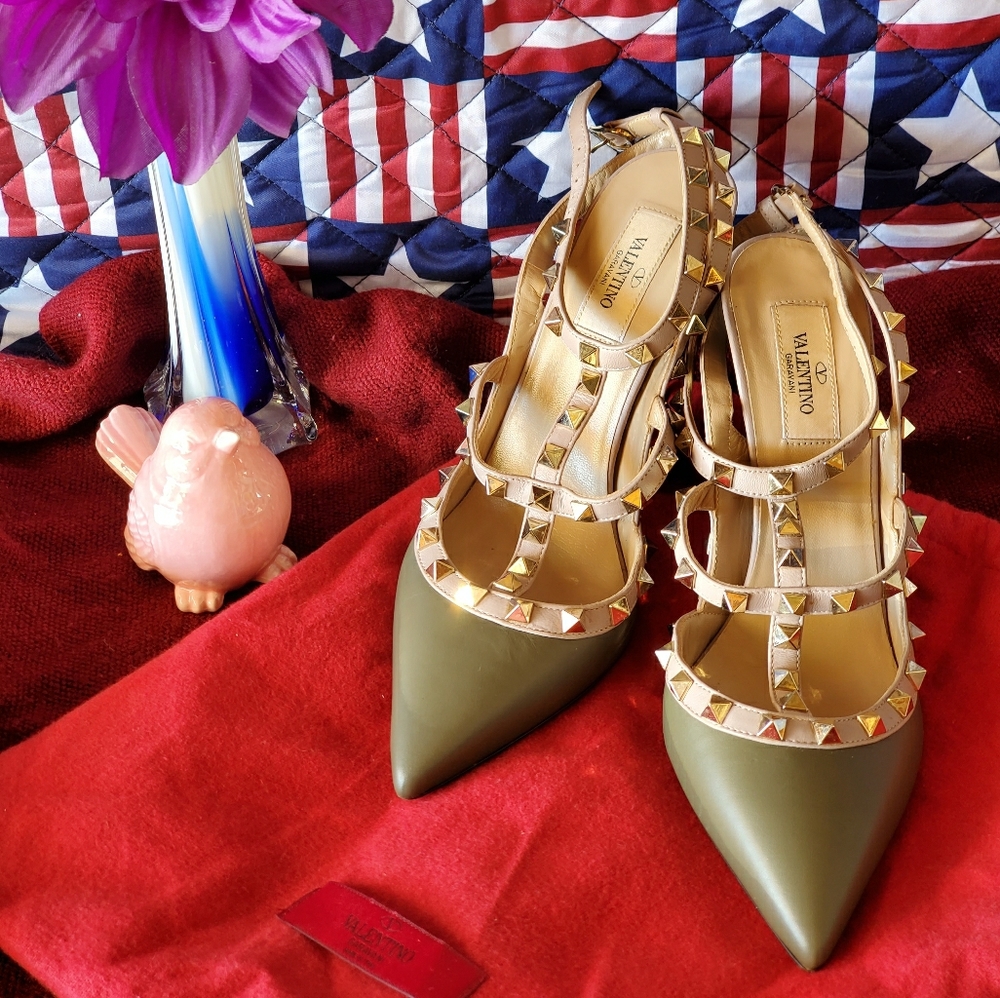 Authentic Valentino Garavani Rockstud Pump